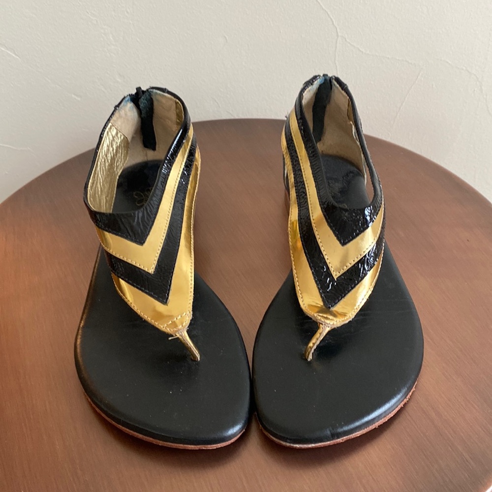 Matt Bernson Black and Gold Sandals Size 6